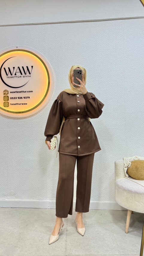 Düğmeli Takım - 3