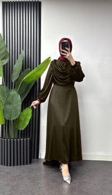 Fırsat Ürünü - Yakası Taşlı Saten Elbise - İp Çekme / Kemersiz - 3