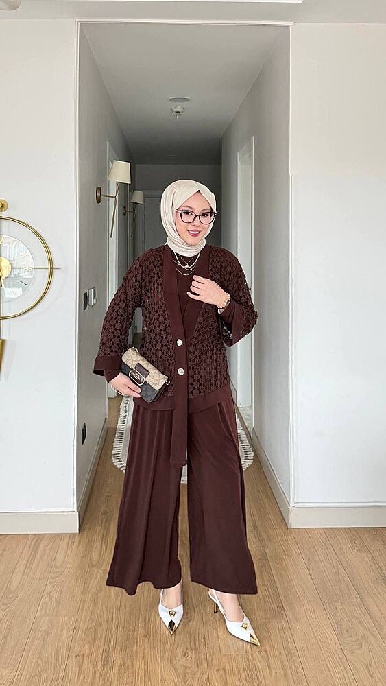 İSPANYOL ÜÇLÜ TAKIM - 2