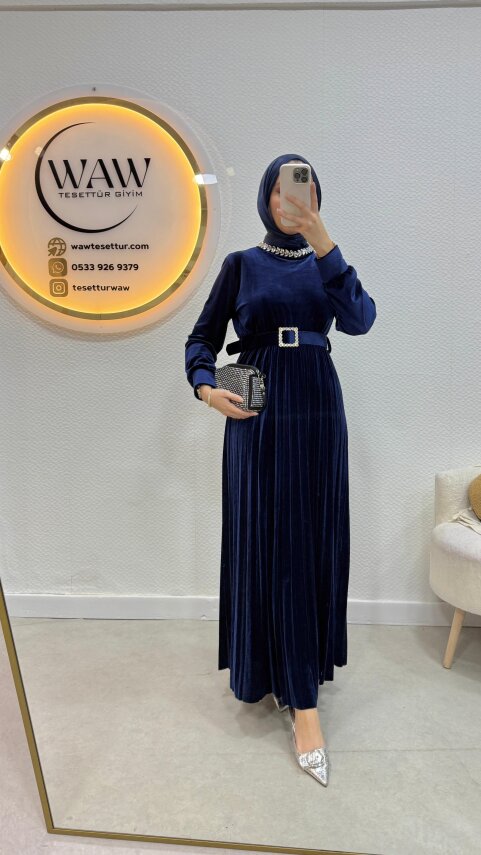 Kadife Piliseli Elbise - 1