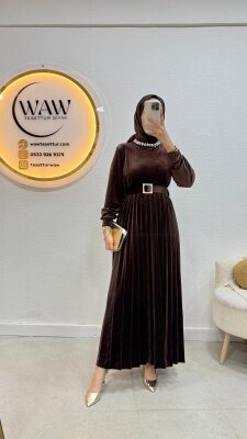 Kadife Piliseli Elbise - 5