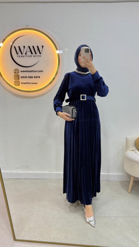 Kadife Piliseli Elbise - 1