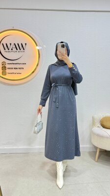 Omuzu Düğmeli Taşlı Elbise - 3