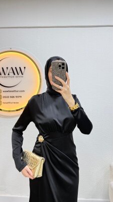 1 AL 1 BEDAVA - Saten Broşlu Elbise - 8