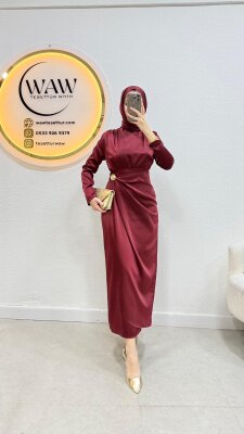 Saten Broşlu Elbise - 6